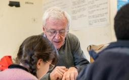 Jacques, bénévoles à l'écoles des devoirs