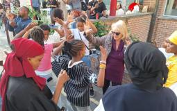 Voisine danse avec residents